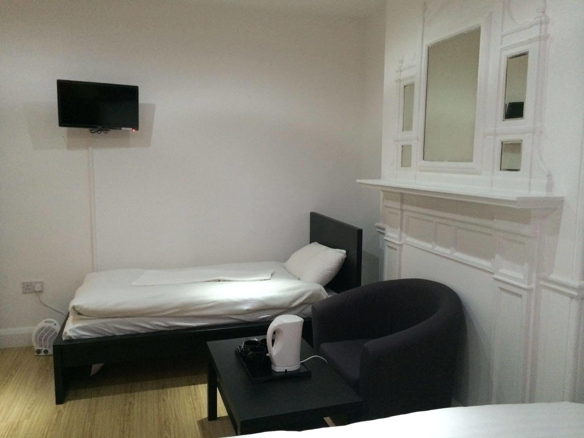 Hotel Duke Of Fife Barking  Esterno foto